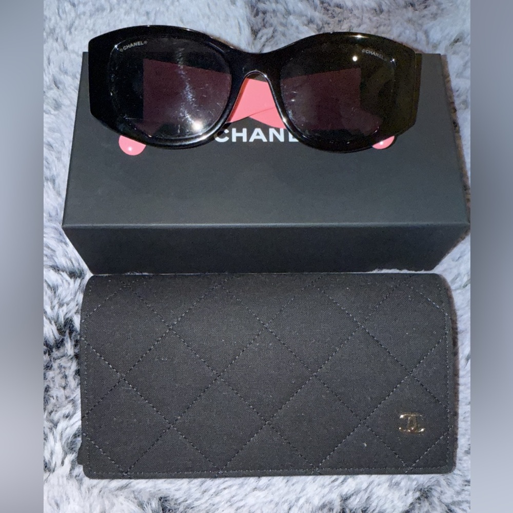 100% Authentic CHANEL Black/Pink Sunglasses